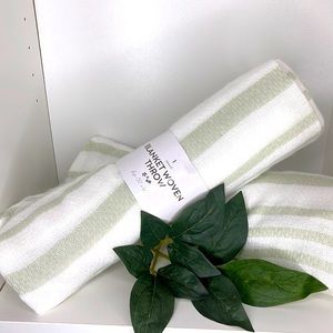 Throw blanket bundle